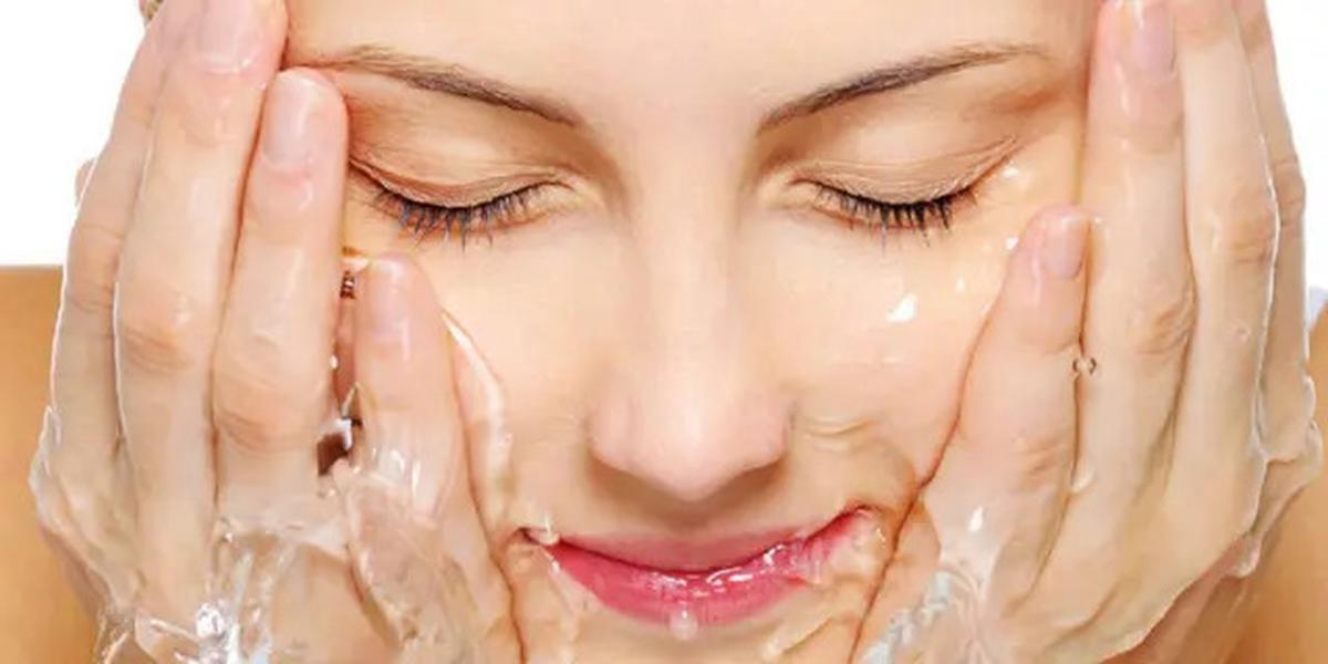 Transformasi Kulit Kering, Rekomendasi Skincare dengan Bahan-Bahan Efektif
