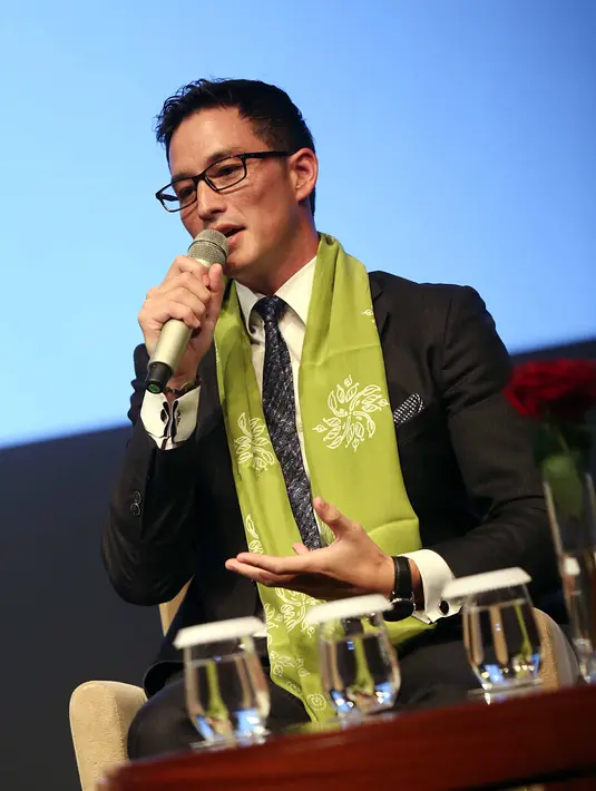 Ditemui di Plaza Senayan, Rabu (12/7) Mike mengaku banyak mendapat masukan dari artis peran 24 tahun tersebut. Menurutnya, Pevita sering memberikan soal karier dan bisnis yang dijalankan. (Nurwahyunan/Bintang.com)