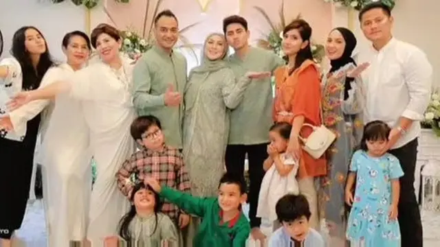 7 Momen Pengajian Jelang Menikah Venna Melinda dan Ferry Irawan, Digelar Sederhana