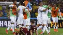 Pemain depan Rusia, Alexander Kokorin, terduduk di lapangan usai ditahan imbang Aljazair 1-1 di laga penyisihan Piala Dunia Grup H di Stadion Baixada, Curitiba, Brasil, (27/6/2014). (REUTERS/Damir Sagolj)