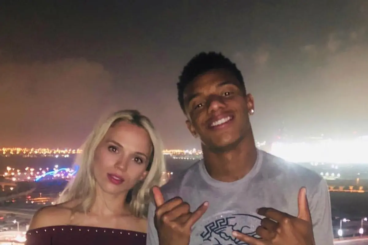 David Neres (Ajax Amsterdam) dengan Sang Kekasih, Kira Winona