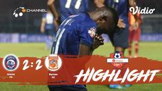 Pertandingan #ShopeeLiga1, antara # AremaFC vs #BorneoFC yang berlangsung di Stadion Kanjuruhan, Kota Malang pada hari Jum'at (13/...