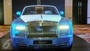 Rolls Royce Bespoke saat dipamerkan di Fairmont Hotel, Jakarta, Kamis (31/3/2016). Rolls-Royce mempersilahkan konsumen untuk ikut menciptakan personalisasi yang lebih individu pada mobilnya melalui Rolls-Royce Bespoke. (Liputan6.com/Yoppy Renato)