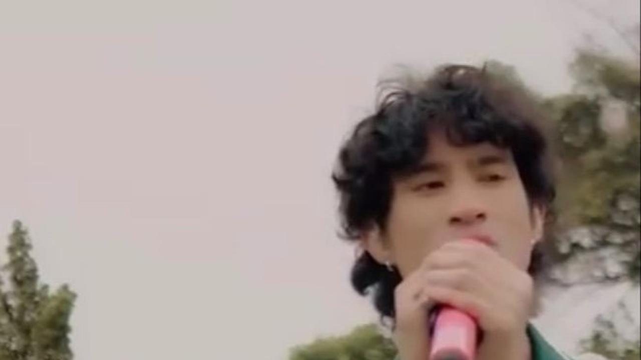 8 Potret Gaya Rambut Devano Danendra, Terbaru Gondrong Curi Perhatian