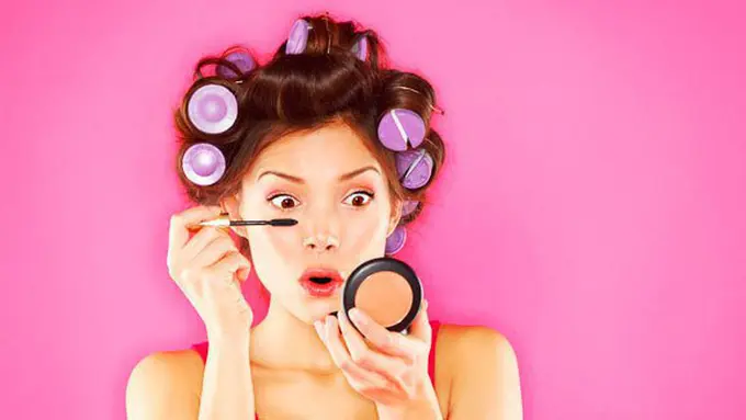 Pakai maskara setiap hari tak baik untuk mata/copyright: thinkstockphotos.com