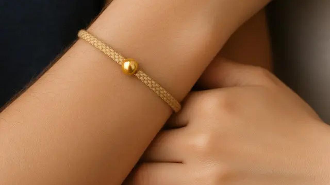 7 Tren Gelang Emas Tali 24 Karat Desain Minimalis yang Lagi Hits 2025