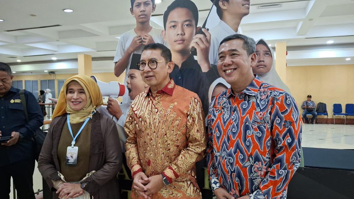 Fadli Zon Membuka Sanffest 2025, Neno Warisman Akui Para Santri Adalah Pemegang Pena Sejarah