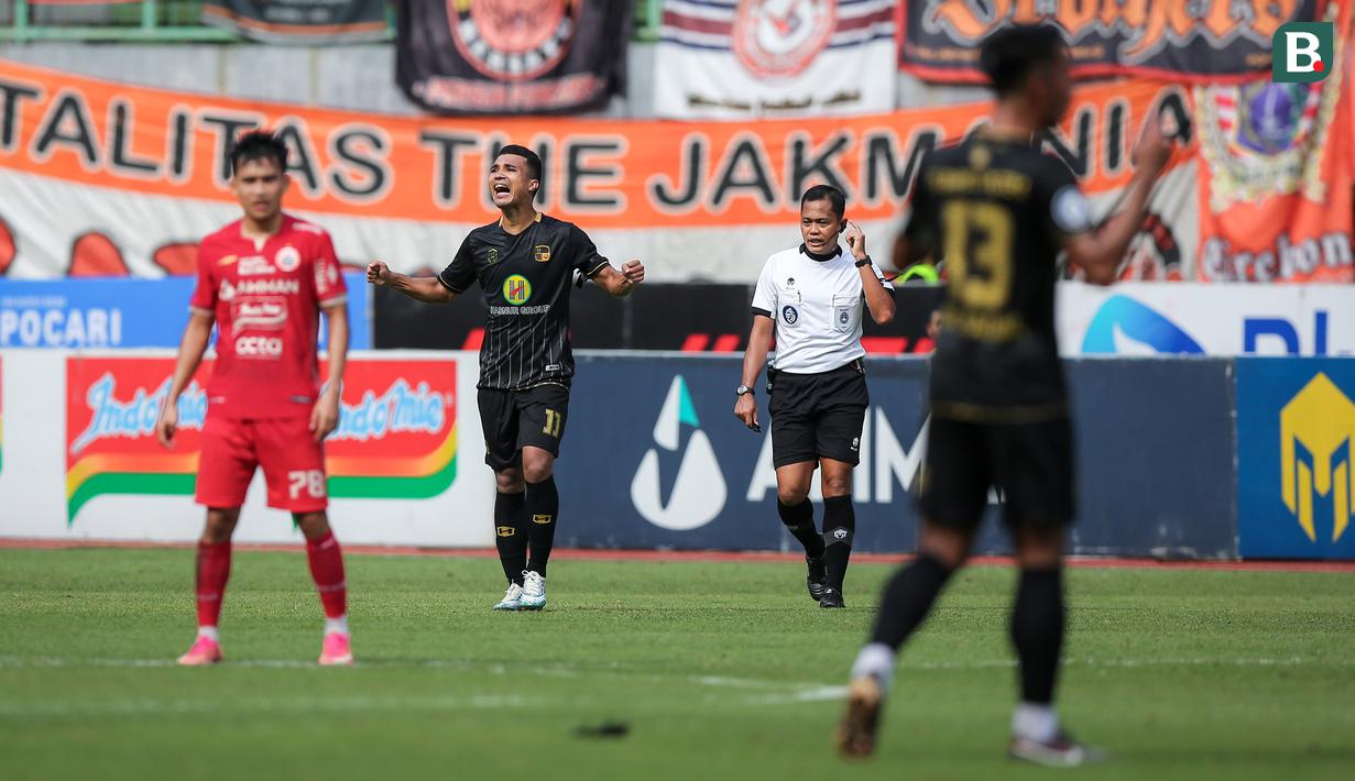 <p>Pemain Barito Putera, Gustavo Tocantins merayakan gol yang dicetaknya ke gawang Persija Jakarta pada laga lanjutan BRI Liga 1 2022/2023 di Stadion Patriot Candrabhaga, Bekasi, Rabu (22/02/2023). (Bola.com/Bagaskara Lazuardi)</p>