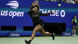 Sejak awal set pertama, Williams dan Tomljanovic saling melancarkan pukulan hingga membuat perolehan mereka imbang 5-5. (AP/Charles Crupa)