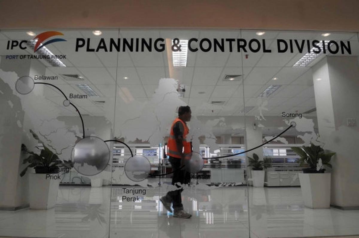 Mengawasi dwelling time dari Gedung Planning dan Control Division