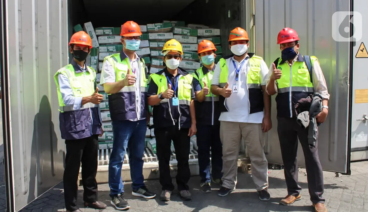 PT Berdikari juga akan mendatangkan sebanyak 1.960 ton daging kerbau India dan 1.120 ton daging sapi Brazil dalam waktu dekat. Kementerian Perdagangan telah memberikan izin impor daging kerbau India dan daging sapi Brazil masing-masing sebanyak 50.000 ton dan 10.000 ton. (Liputan6.com/HO/Ady)