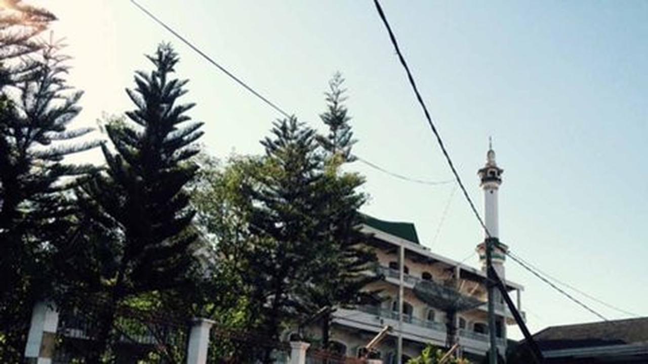 Beristri 10, Masyurat dikenal dermawan