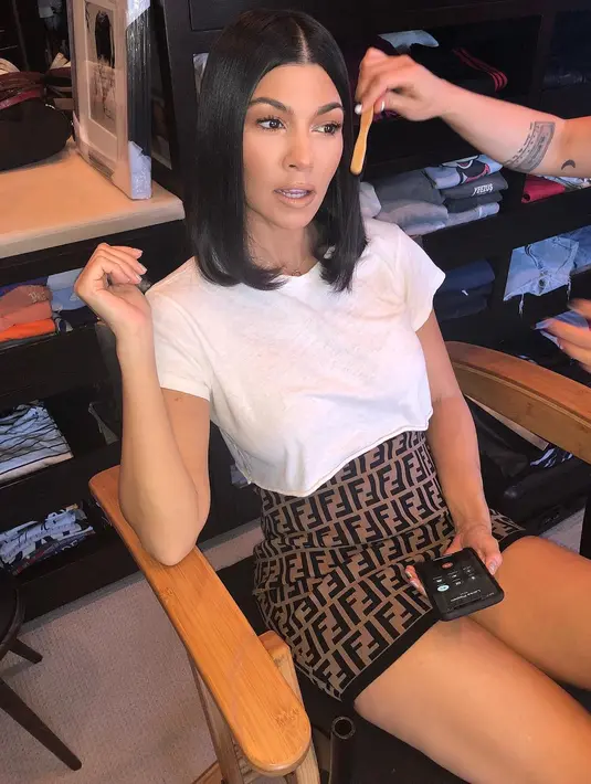 Meski komentar Younes sudah dihapus, namun netizen cukup cepat untuk mengabadikan komentar tersebut. (instagram/kourtneykardashian)