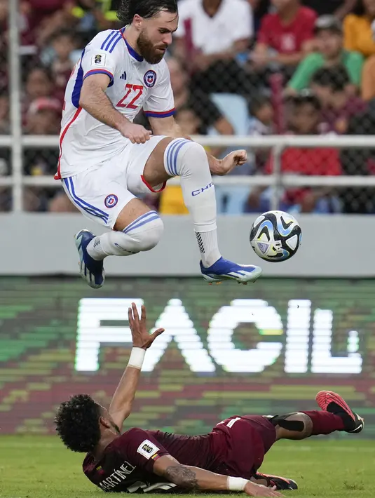 Venezuela meraih tiga poin selepas membungkam Chile dnegan skor 3-0. (AP Photo/Ariana Cubillos)