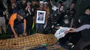 Sutan Bhatoegana meninggal dunia pada Sabtu (19/11) pukul 08.00 WIB dalam usia 64 tahun. Almarhum meninggal setelah menjalani perawatan di RS BMC, Kota Bogor sejak 2 November akibat kanker hati. (Bambang E. Ros/Bintang.com)