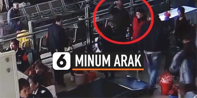 VIDEO: Tak Boleh Dibawa ke Kereta, Wanita Habiskan Arak Secepat Kilat