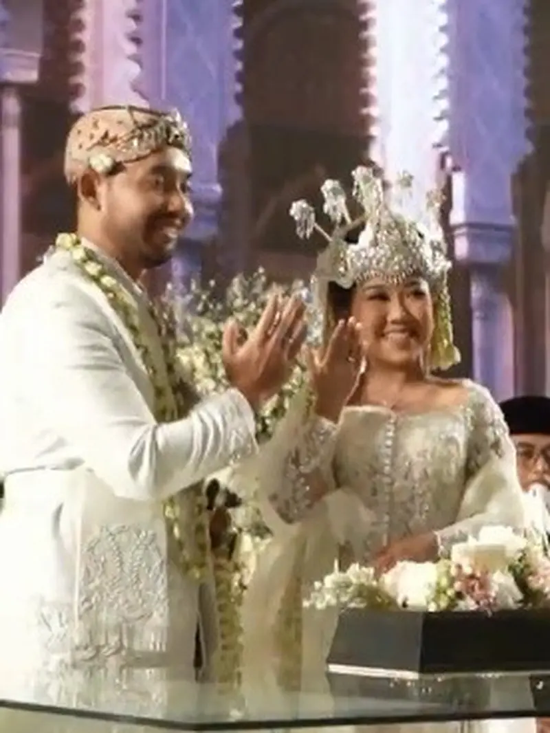 Pernikahan Kiky Saputri dan M Khairi. (Foto: Instagram/ayutingting92)
