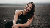 Ilustrasi wanita bahagia. (Sumber: Unsplash)