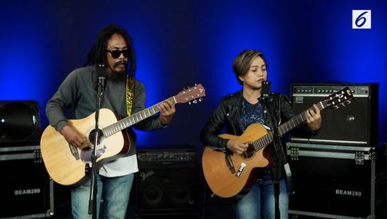 Hot Tea, Duet Apik Musikus Jalanan yang Mendunia