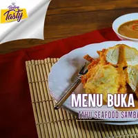 Bosan makan tahu goreng yang begitu-gitu aja? Nih, Bintang Tasty punya resep tahu goreng unik buat kamu. (Fotografer: Adrian Putra/DI: M. Iqbal Nurfajri/Chef: Arum Sari)