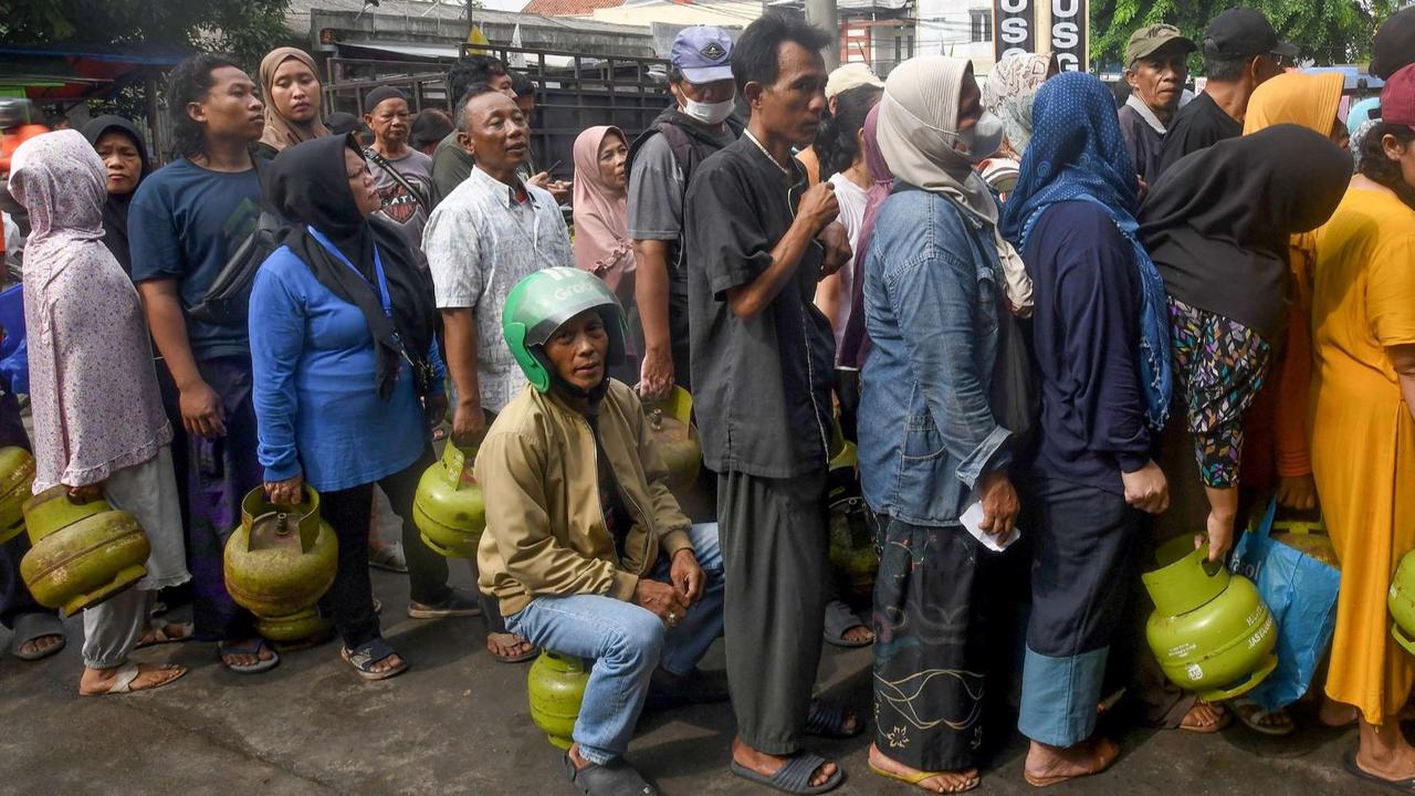 Cerita Pedagang UMKM di Jakarta, Rela Keliling hingga Satu Kilometer dan Antre Demi Dapatkan Elpiji 3 Kilogram