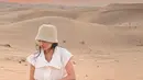Sudah menjadi sebuah kegiatan lumrah saat Raline Shah pergi ke luar negeri menghadiri berbagai acara internasional. Mulai dari acara film hingga fashion. Kerap abadikan potrer kesibukannya di media sosial Instagram, kini Raline juga memiliki media sosil TikTok dalam membagikan berbagai kesehariannya. (Liputan6.com/IG/@ralineshah)