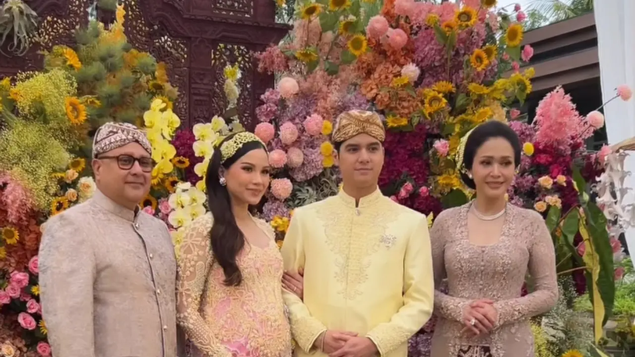 Maia Estianty di Tujuh Bulanan Alyssa Daguise. [@asepsupriyanto]