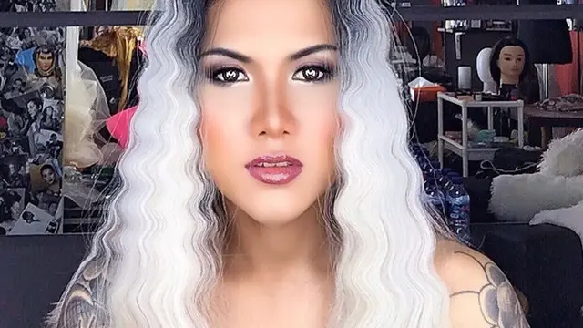 6 Potret Evelyn dengan Gaya Rambut Panjang, Bikin Pangling