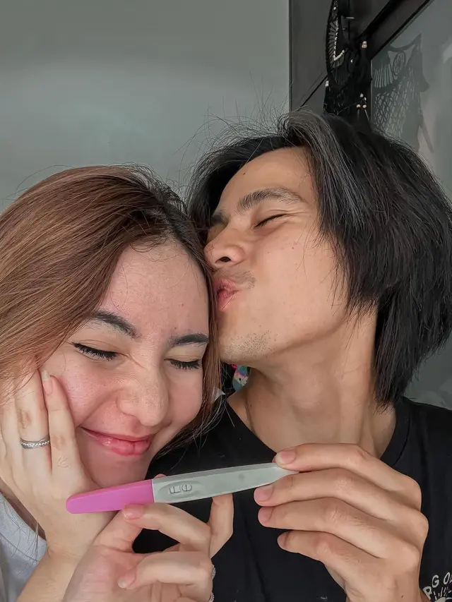 Arnold Leonard dan Moniq Crasivaya umumkan kabar kehamilan (Foto: Instagram arnoldleonard05)