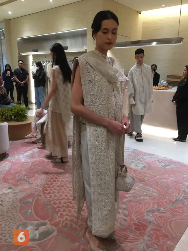 Sapto Djojokartiko Rilis Koleksi Idul Fitri 2023 Bernuansa Pastel