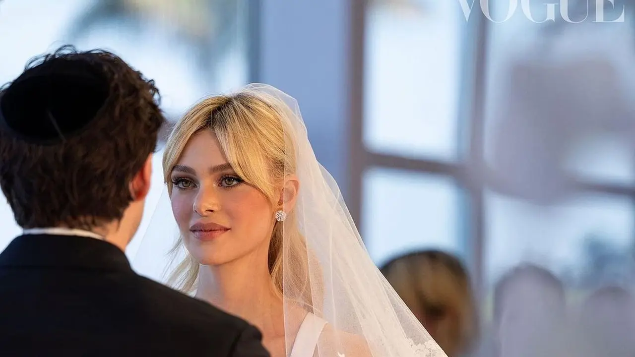 7 Potret Detail Gaun Pengantin Nicola Peltz yang Dinikahi Brooklyn Beckham, Mewah dan Elegan
