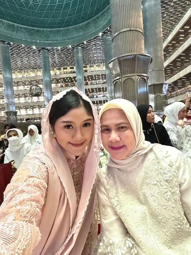 Erina Gudono dan Iriana Jokowi. (Foto: Dok. Instagram @erinagudono)