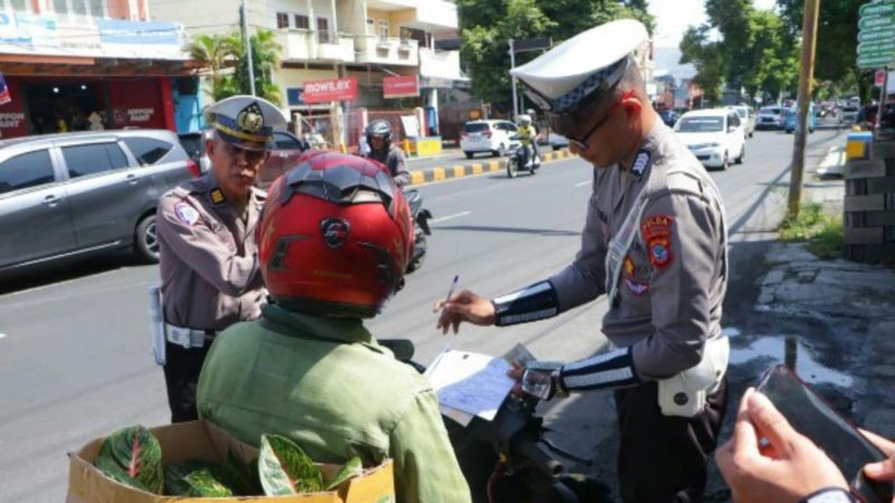 Polda Sulut Jaring 574 Pelanggar Lalu Lintas dalam Operasi Zebra Samrat