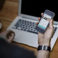 Gara-gara kebiasaan ini bukan kamu yang sibuk nyari-nyari lowongan kerja, tapi pekerjaan akan datang dengan sendirinya ke kamu. (Foto: laughingsquid.com)