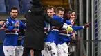 Striker Sampdoria, Keita Balde (kanan) melakukan selebrasi bersama rekan setim usai mencetak gol kedua timnya ke gawang Inter Milan dalam laga lanjutan Liga Italia 2020/21 pekan ke-16 di Luigi Ferrari Stadium, Rabu (6/1/2021). Sampdoria menang 2-1 atas Inter Milan. (AFP/Marco Bertorello)