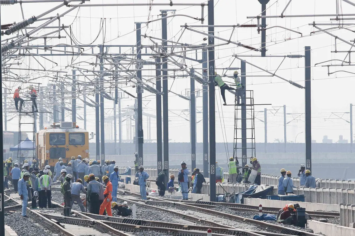 Memantau Perkembangan Proyek Stasiun Halim Kereta Cepat Jakarta-Bandung