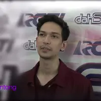 Dimas Beck tidak terlalu menargetkan apapun dalam hidup dan karirnya. Tetapi untuk pendidikannya, ia menargetkan harus segera lulus pada tahun 2016 nanti.