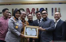 Kapolres Bekasi Kombes Sumarni Raih Penghargaan DPR RI atas Dedikasi Selesaikan Konflik Sosial