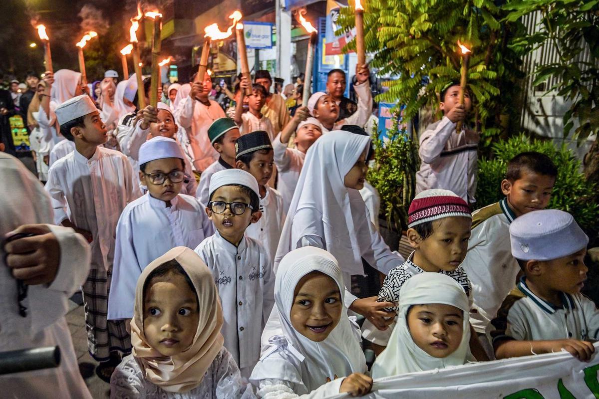 FOTO: Kemeriahan Pawai Obor Menyambut 1 Muharram 1447 H