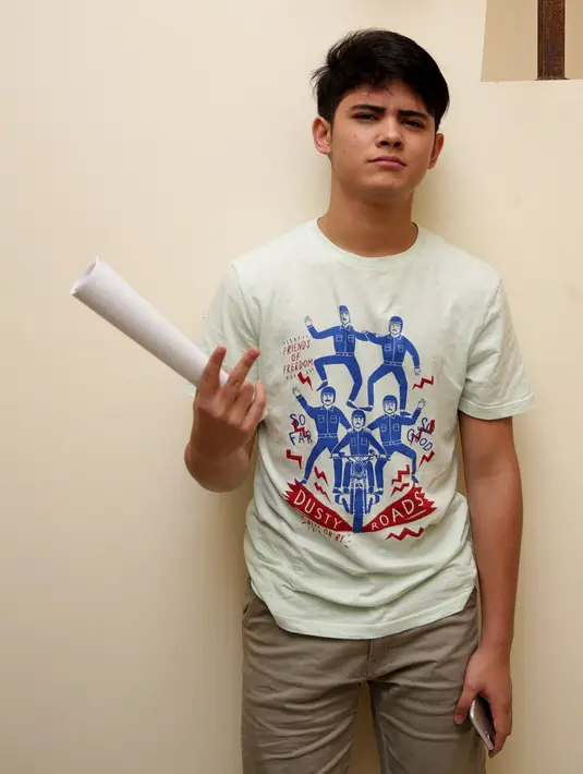 Aliando Syarief mengaku bahwa kedatangan ke mini konser Prilly Latuconsina sebagai bentuk dukungannya. "Seru jadi benar-benar dekat lagi sama teman yang lama. Ketemu lagi," ujarnya. (Bambang E. Ros/Bintang.com)