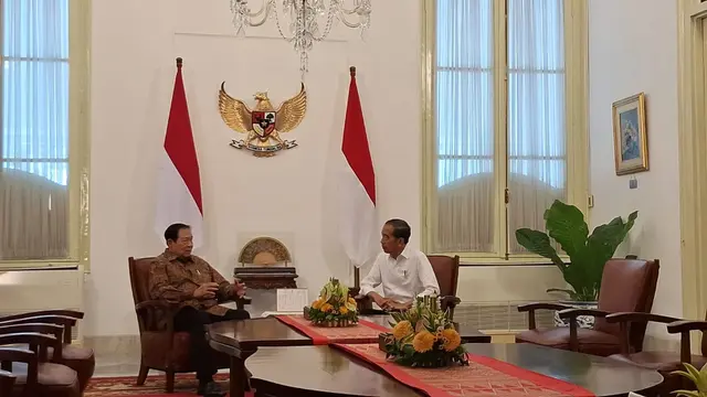 Presiden Joko Widodo atau Jokowi menerima kunjungan Presiden keenam RI, Susilo Bambang Yudhoyono (SBY) di Istana Merdeka Jakarta, Sabtu (21/9/2024).