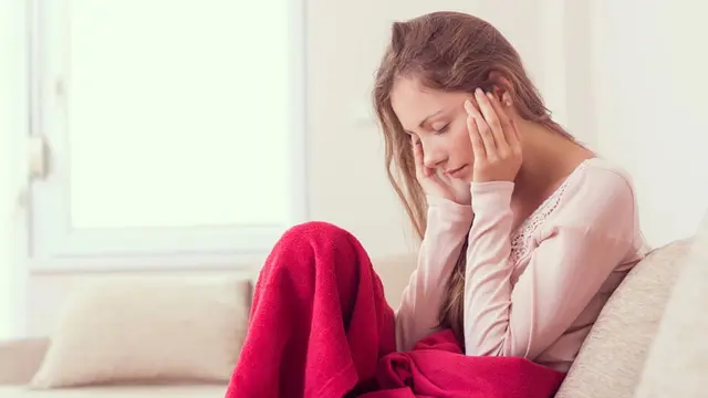 Sering Sakit Kepala Saat Haid? Ini Solusinya (Impact Photography/Shutterstock)