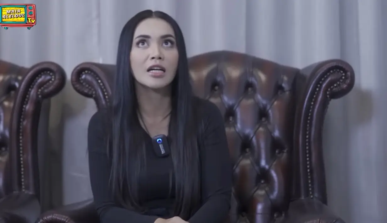 Denada terpaksa melakukan operasi plastik demi tetap menjaga penampilannya. Sebagai orang tua tunggal,  ia berharap kariernya didunia entertainment tetap eksis dan berusaha menghasilkan karya. [Youtube/ Maia ALELDUL]
