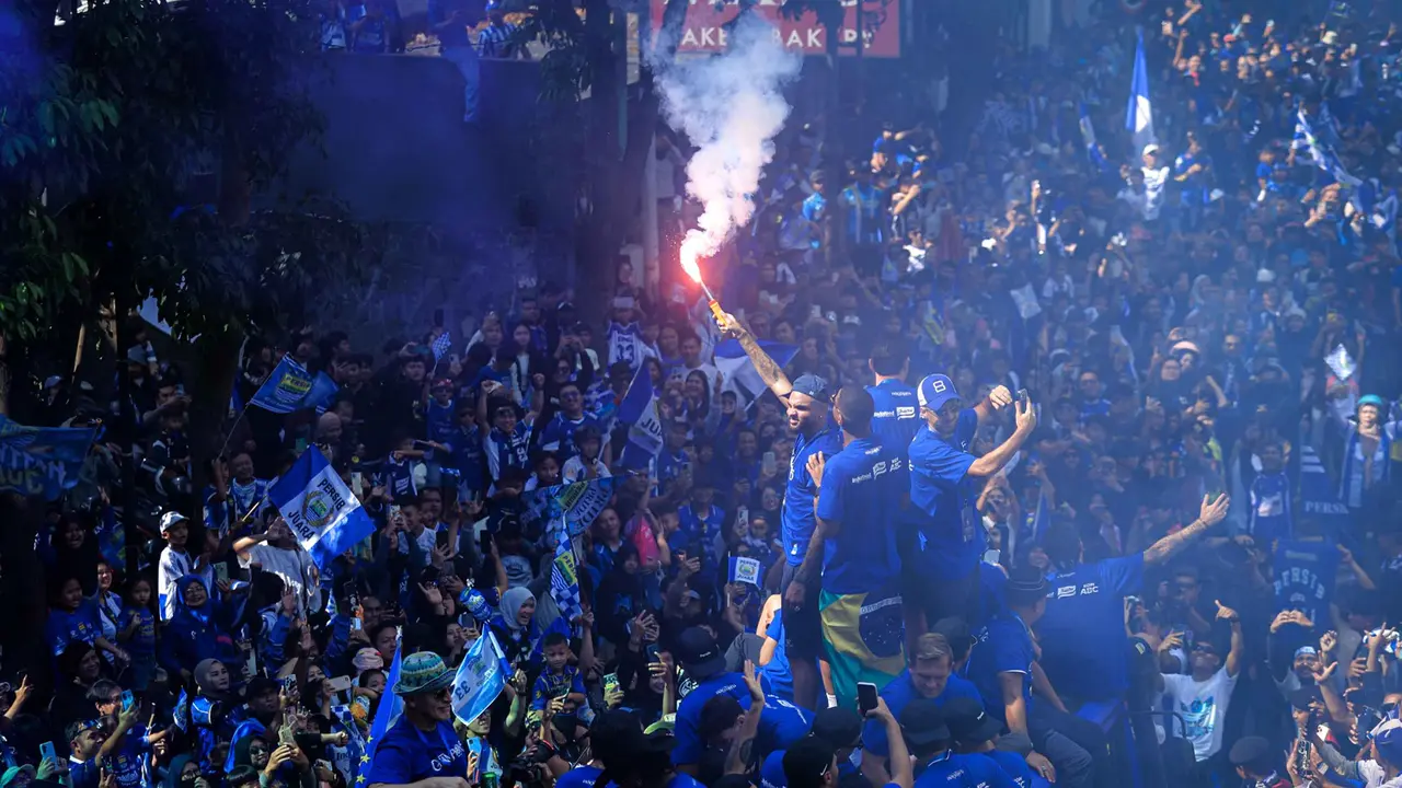 Rayakan Gelar Juara BRI Super League 2025/2026, Bandung Lautan Biru