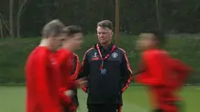 Manajer Manchester United, Louis van Gaal, belum menentukan susunan pemain timnya untuk Piala Liga Inggris, Kamis (28/10/2015) dini hari WIB. (REUTERS/Lee Smith).