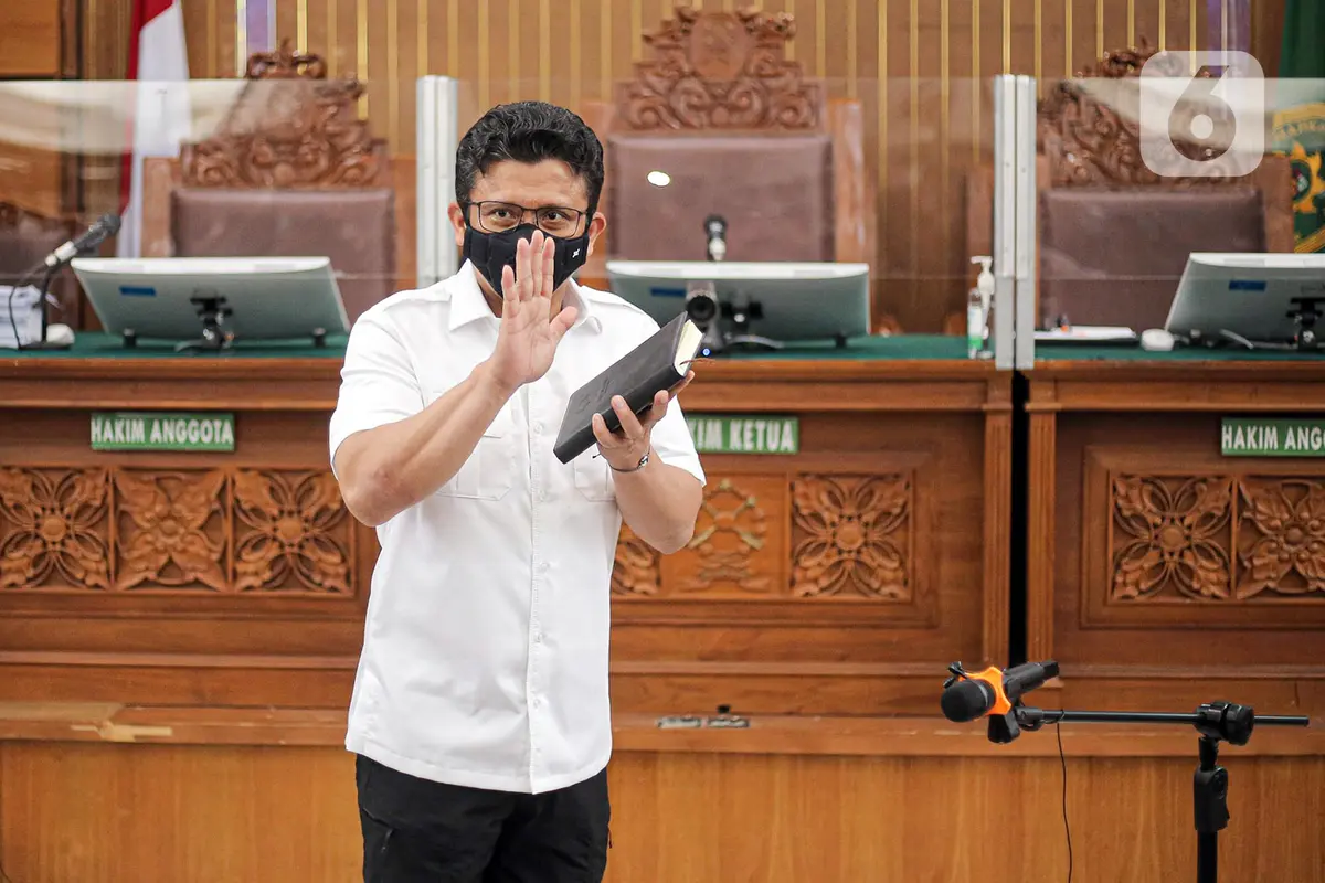 Ferdy Sambo dan Buku Hitamnya di Persidangan Pembunuhan Brigadir J