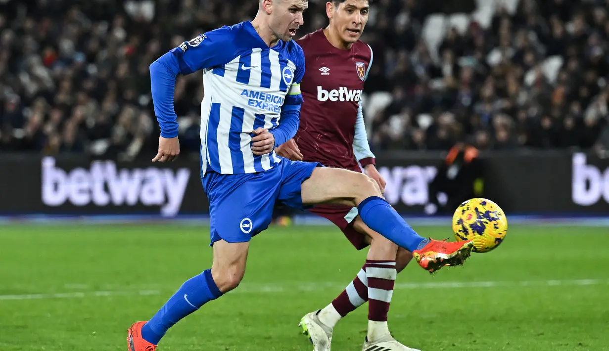 Sementara tambahan satu angka membuat Brighton menggusur Manchester United ke urutan 8 papan klasemen. (Ben Stansall / AFP)