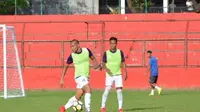 Pemain PSM Makassar, Ferdinand Sinaga. (Bola.com/Abdi Satria)