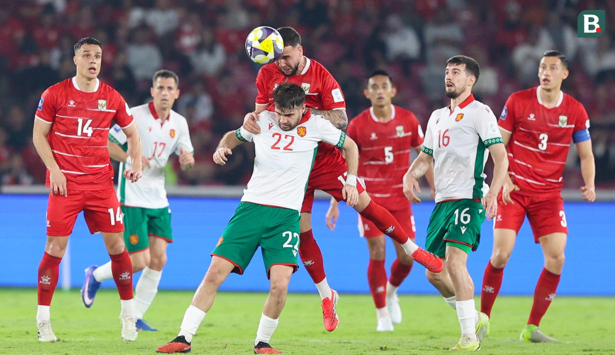 Calvin Verdonk bermain tidak pada posisi naturalnya sebagai bek kiri. John Herdman menempatkan Calvin Verdonk di posisi gelandang, baik saat menghadapi Timnas Saint Kitts and Nevis dan Timnas Bulgaria. (Bola.com/M. Iqbal Ichsan)