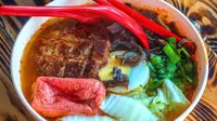 Salah satu spot kuliner di Madiun yang menyajikan hidangan internasional, Sasuke Ramen. Foto: Instagram.com/@ariesskuliner.